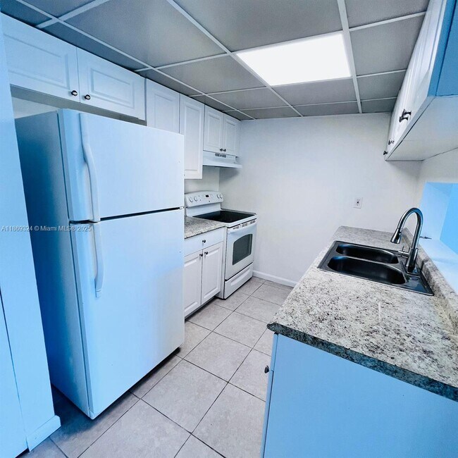 Building Photo - 5721 Blueberry Ct