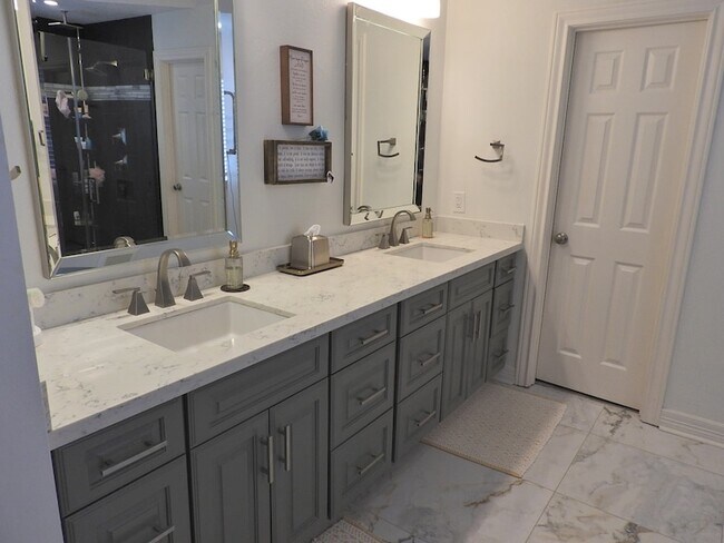 Building Photo - 2319 Amber Springs Dr