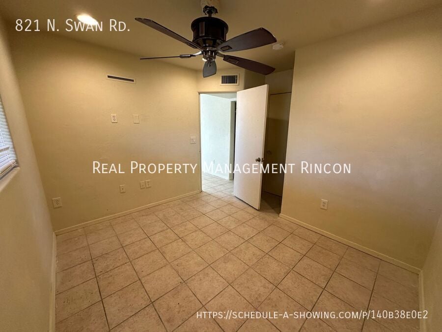 Building Photo - 821 N Swan Rd