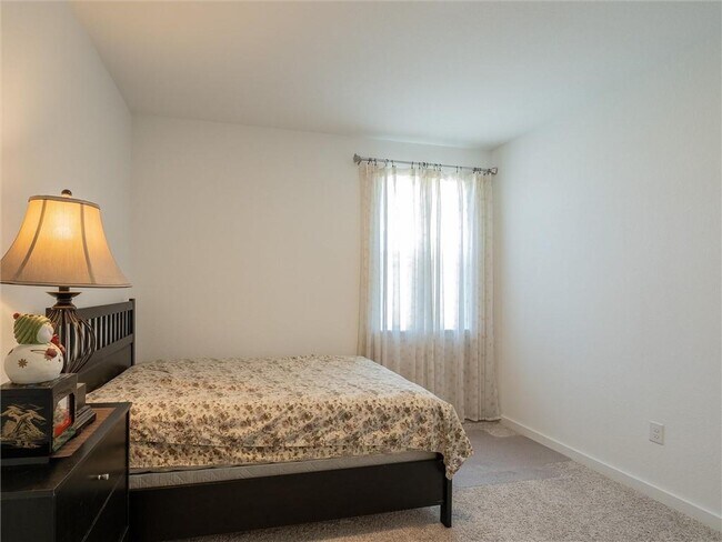 Building Photo - 14020 Neskar Dr