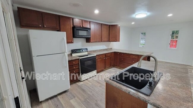 Building Photo - 720 N Moening St