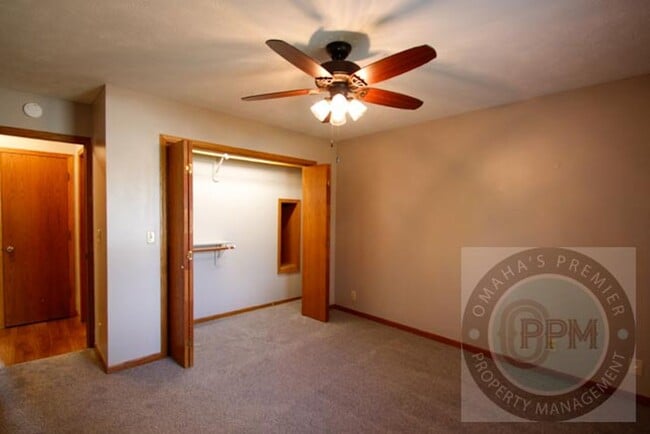 Building Photo - Comfortable 2 Bedroom/ 2 Bathroom Duplex |...
