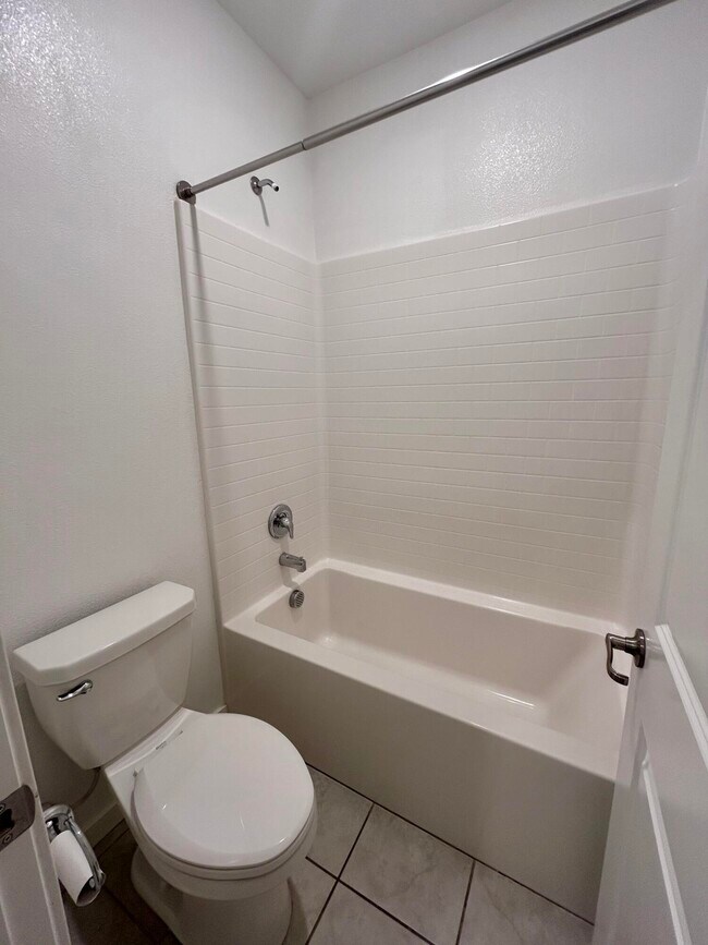Building Photo - 40082 Catania Ct
