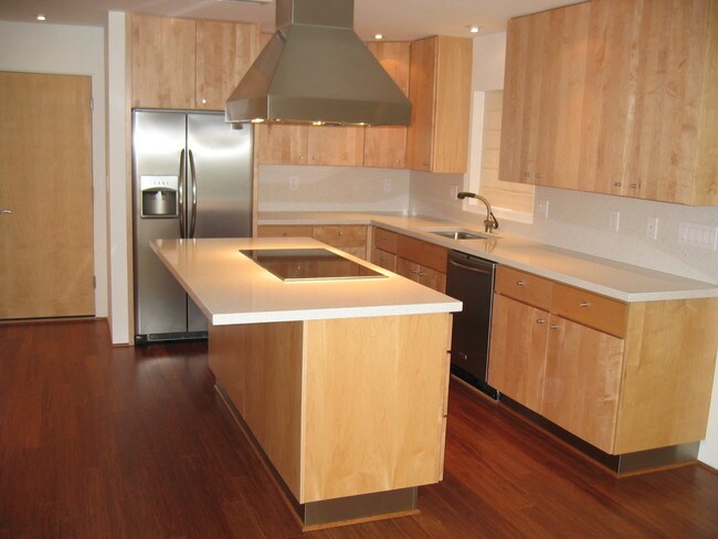 Building Photo - 4823 N 35th Pl