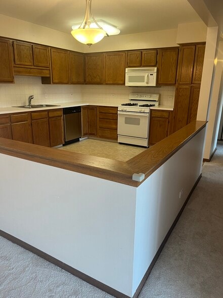 Building Photo - 6400 W Berteau Ave