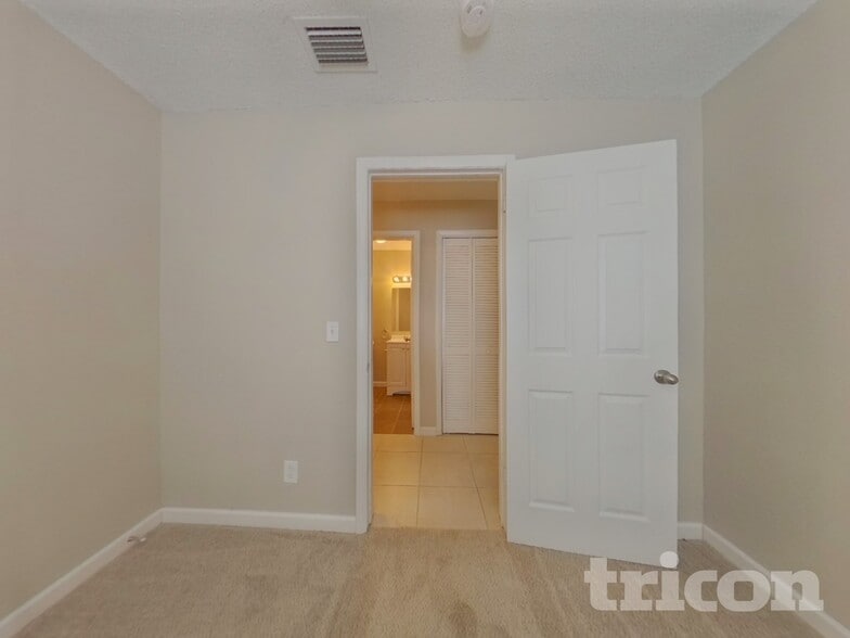 Building Photo - 15375 Hopedale Ln