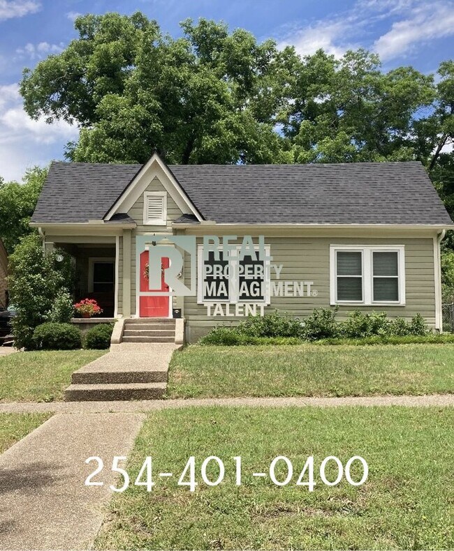 COMING SOON!! This charming bungalow-styl... - COMING SOON!!  This charming bungalow-styl...