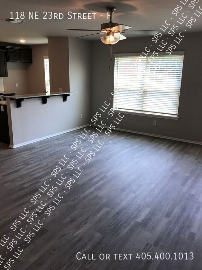 Building Photo - 118 NE 23rd St