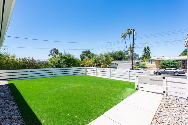 Building Photo - Contemporary Birdland Residence