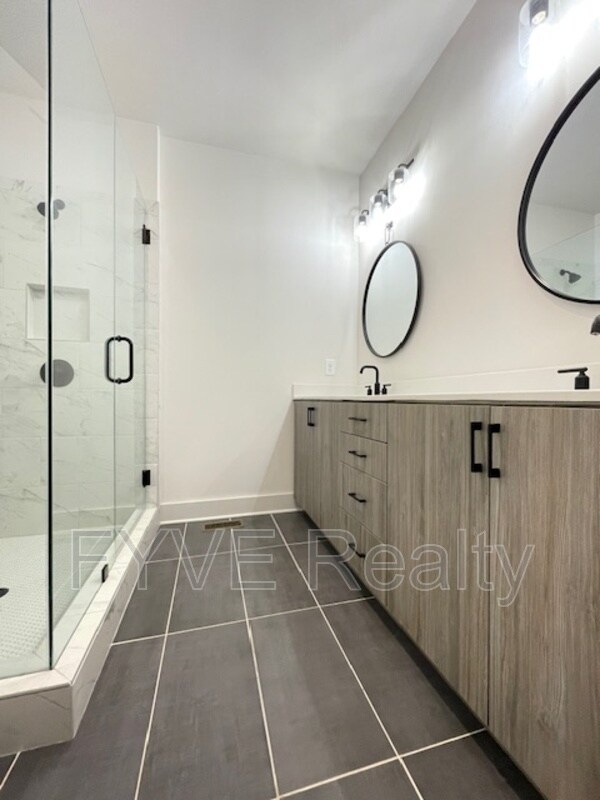 Building Photo - 194 Chestnut Cir