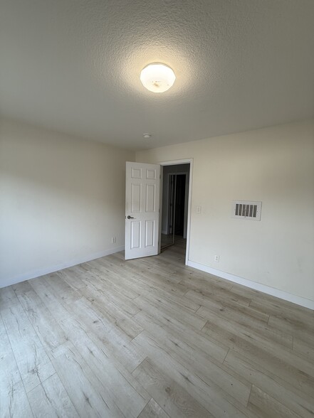 Building Photo - 409 Burchett St
