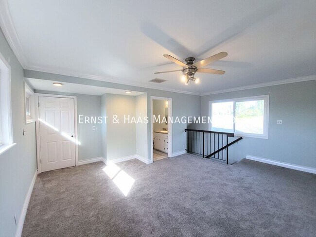 Building Photo - 869 E Kallin Way