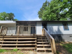 Building Photo - Sweet Gum