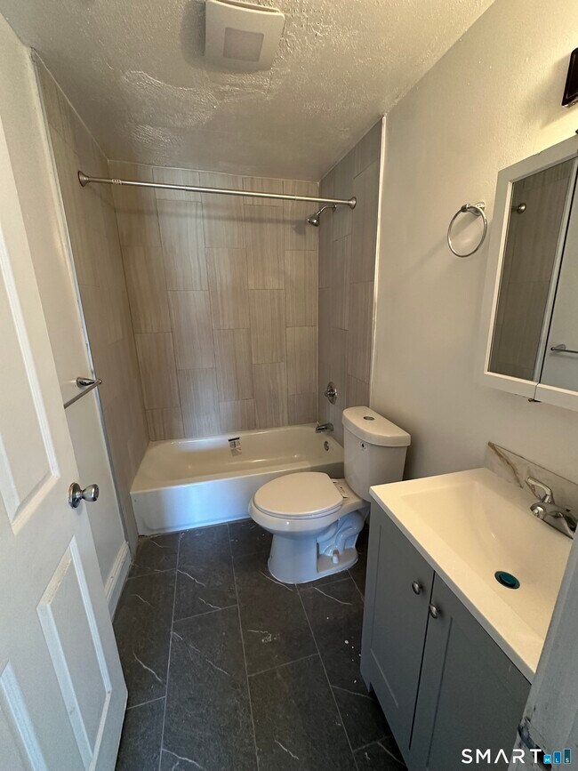 Building Photo - 26 Clarence St