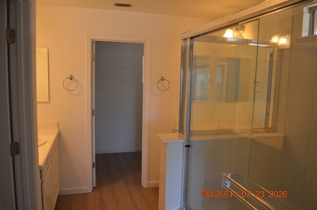 Building Photo - 16777 English Country Trail