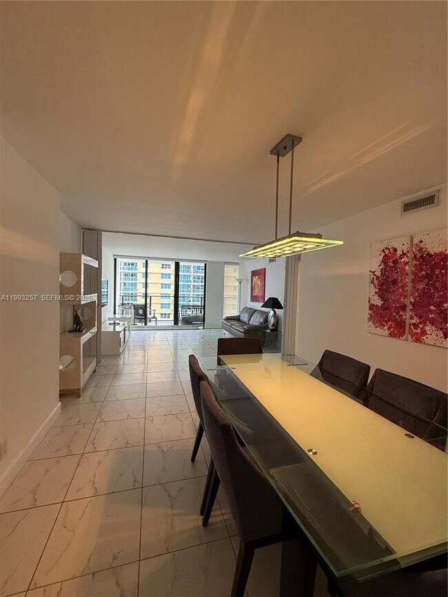 Building Photo - 2301 S Ocean Dr