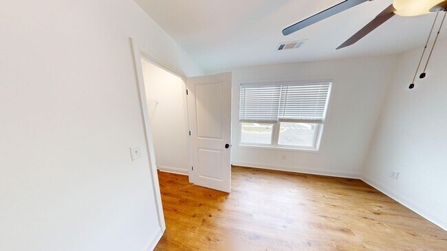 Building Photo - The Villages at Bear Creek 2 Bedroom Townh...