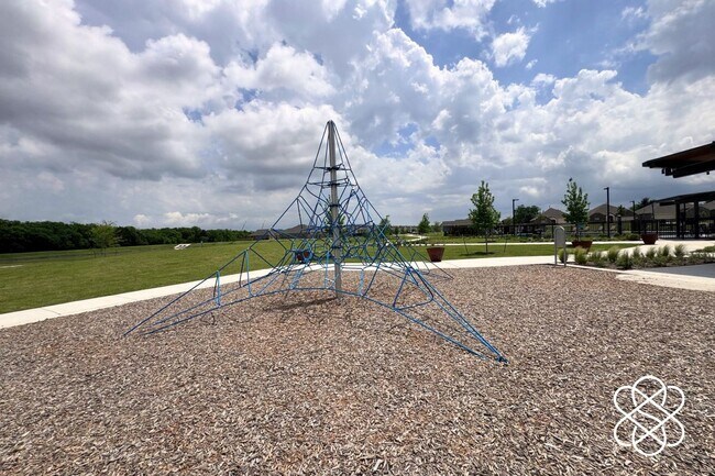Building Photo - 1025 MacNab Dr