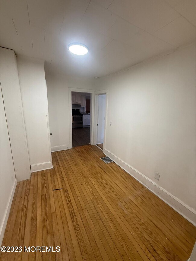 Building Photo - 1327 10th Ave