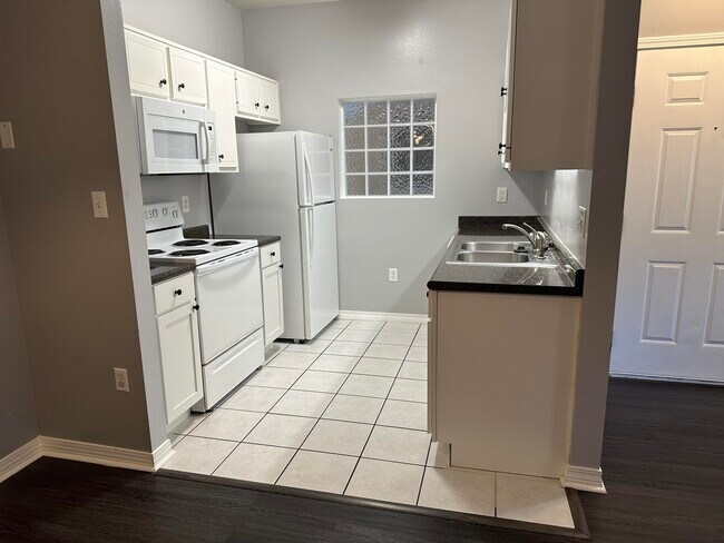 Building Photo - 1501 Partin Dr N
