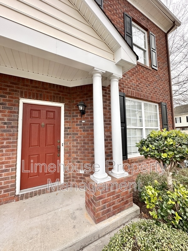 Building Photo - 5872 Ludington Dr