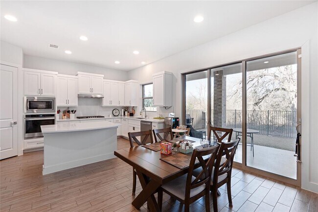 Building Photo - 3341 Catalina Cv