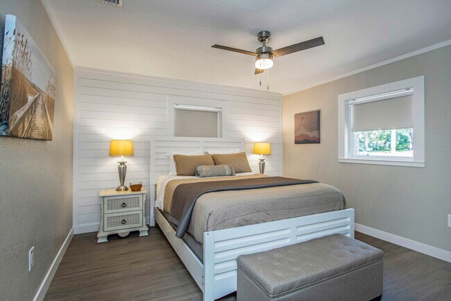 Building Photo - 2081 N Betty Ln