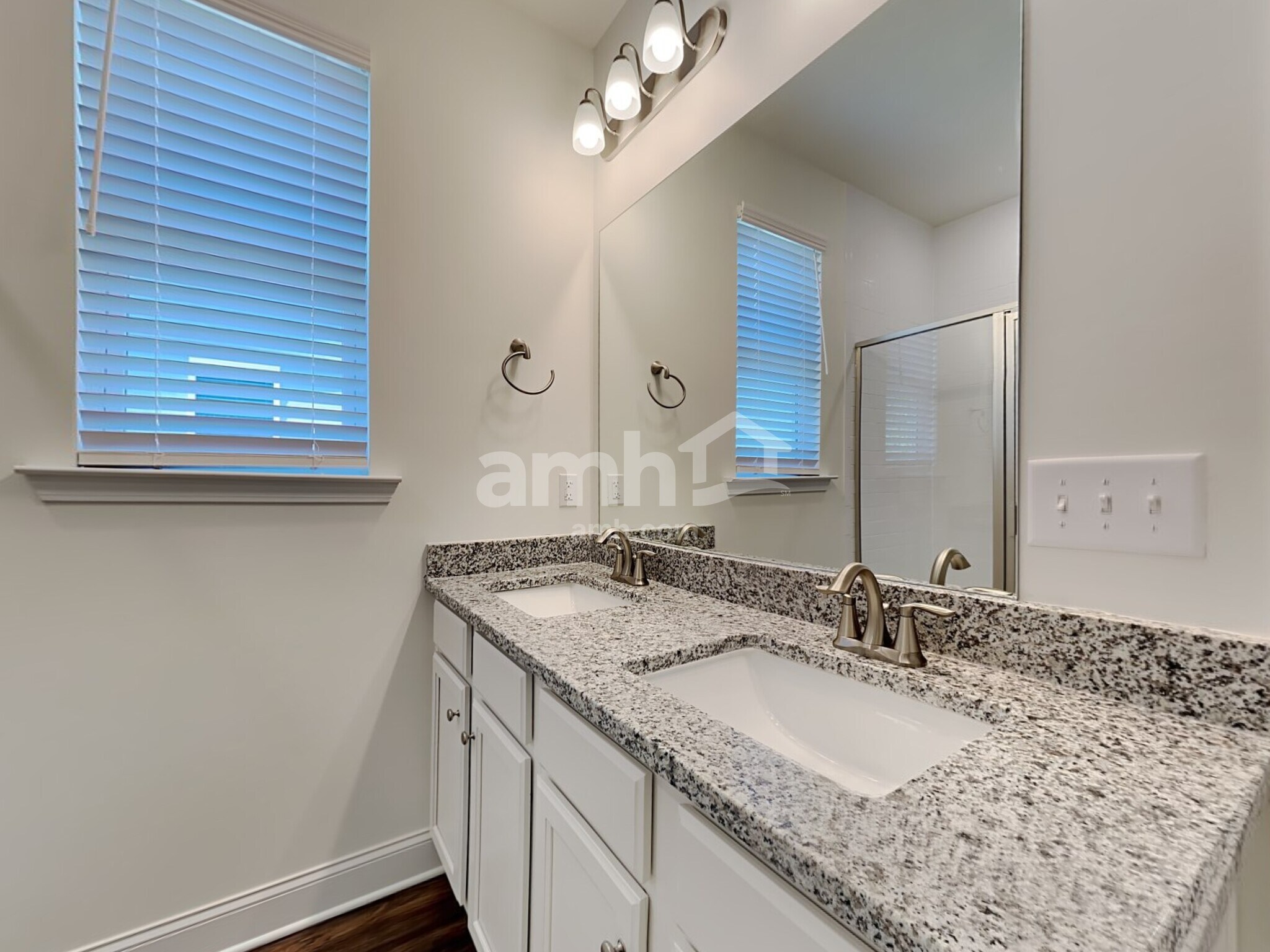 Building Photo - 447 Sandstone Dr