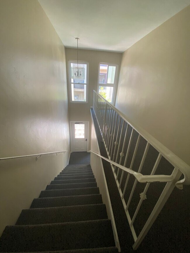 Building Photo - ROSECRANS