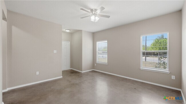 Building Photo - 107 Rosedale Ave