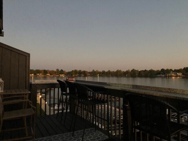 Building Photo - 102 Clarendon Dr