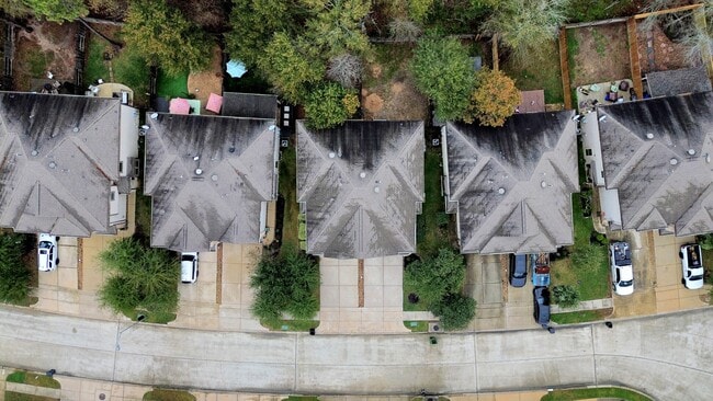 Building Photo - 16130 Beachside Pl