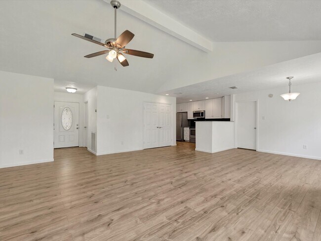 Building Photo - 2515 Northern Dr