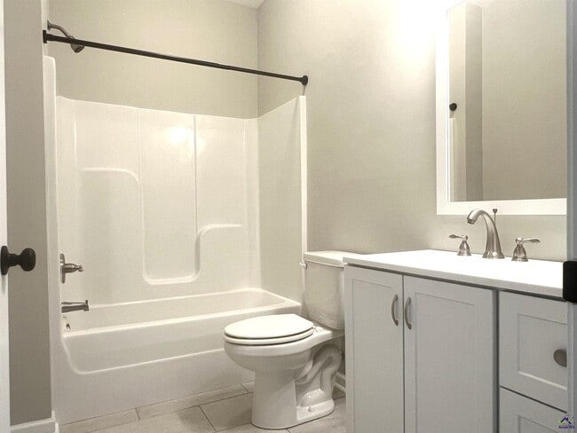 Building Photo - 99 Azalea Ave