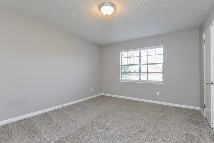 Building Photo - 6840 Briarwood Dr