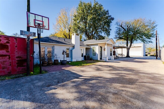 Building Photo - 11407 Iberia Dr