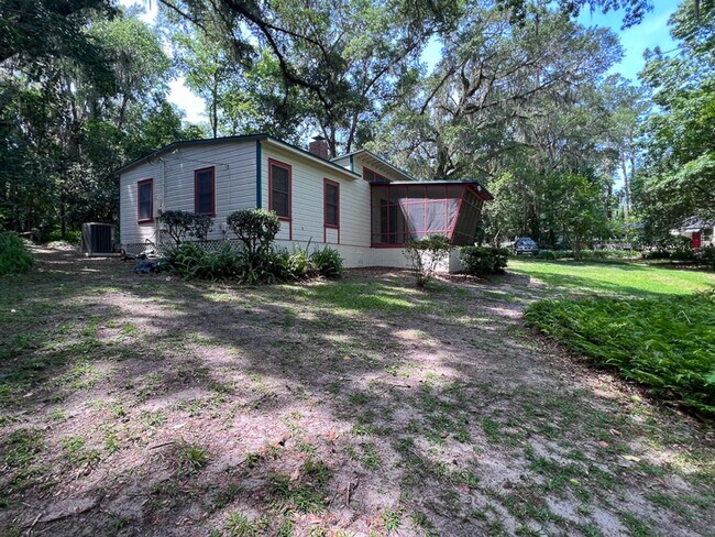 Building Photo - 411 NW 26th St