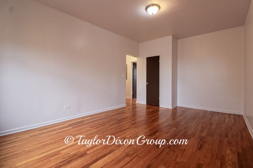 Building Photo - 4033 W Gladys Ave