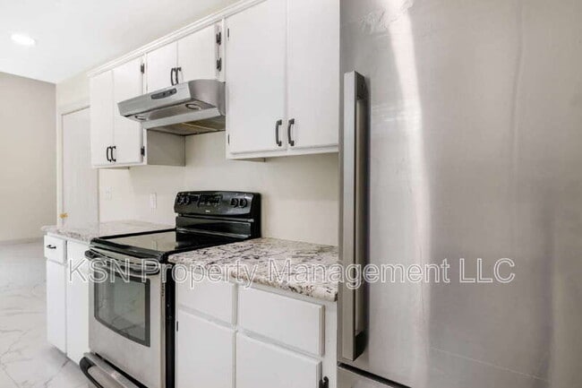 Building Photo - 106 Laurel Oaks