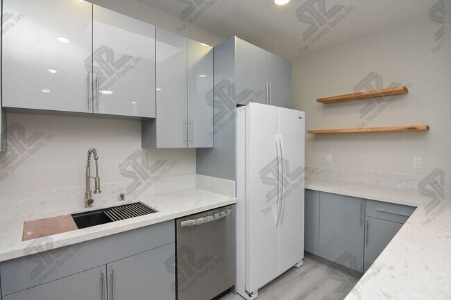 Building Photo - 1236