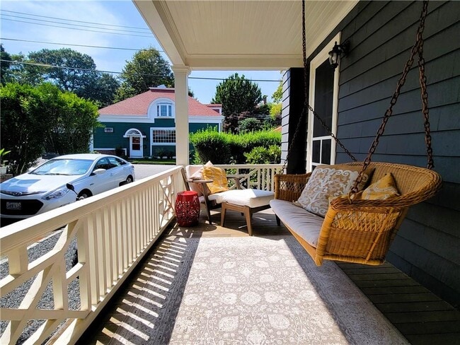 Building Photo - 60 Prairie Ave