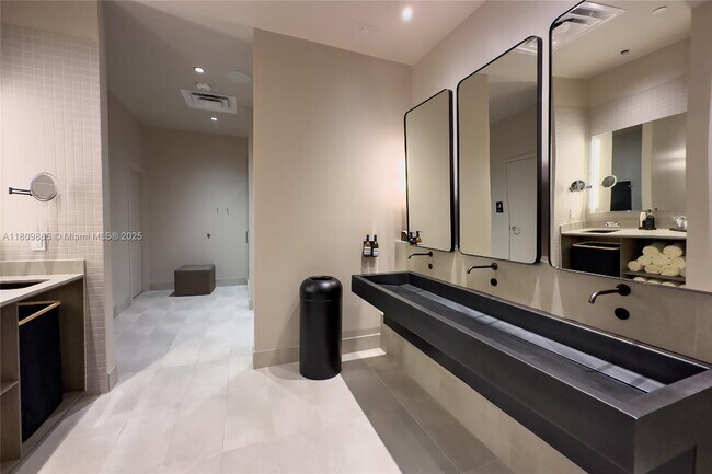 Building Photo - 159 NE 6th St