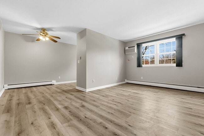 Building Photo - 6 Venice St