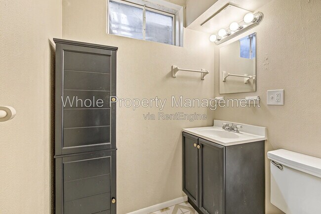 Building Photo - 1406 E 108th Pl