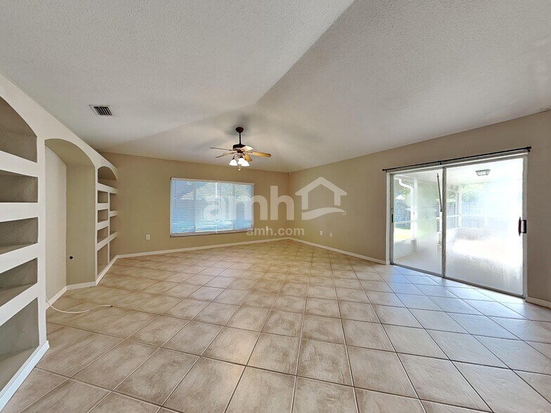 Building Photo - 10519 Sedgebrook Dr