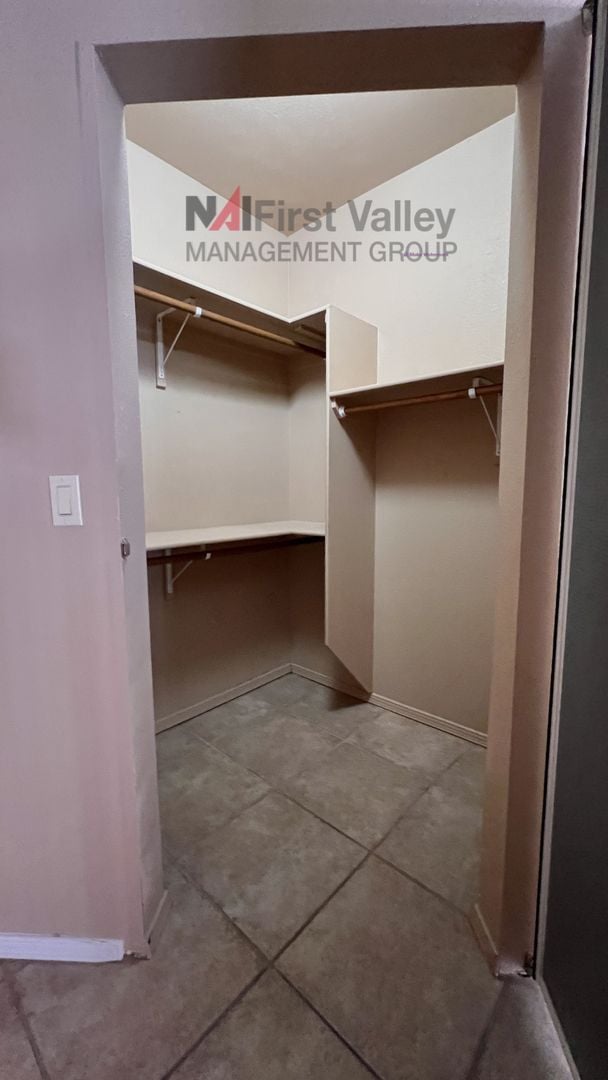 Building Photo - 2 Bedrooms, 2 Baths