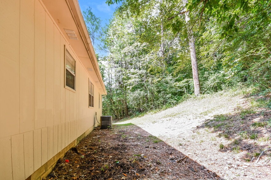 Building Photo - 1512 Marlin Springs Rd