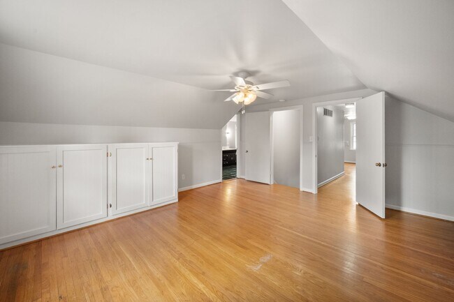 Building Photo - Make This Your Home!
