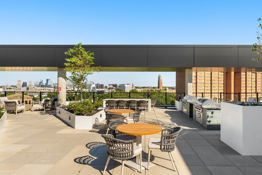 Building Photo - 321 31st Ave N