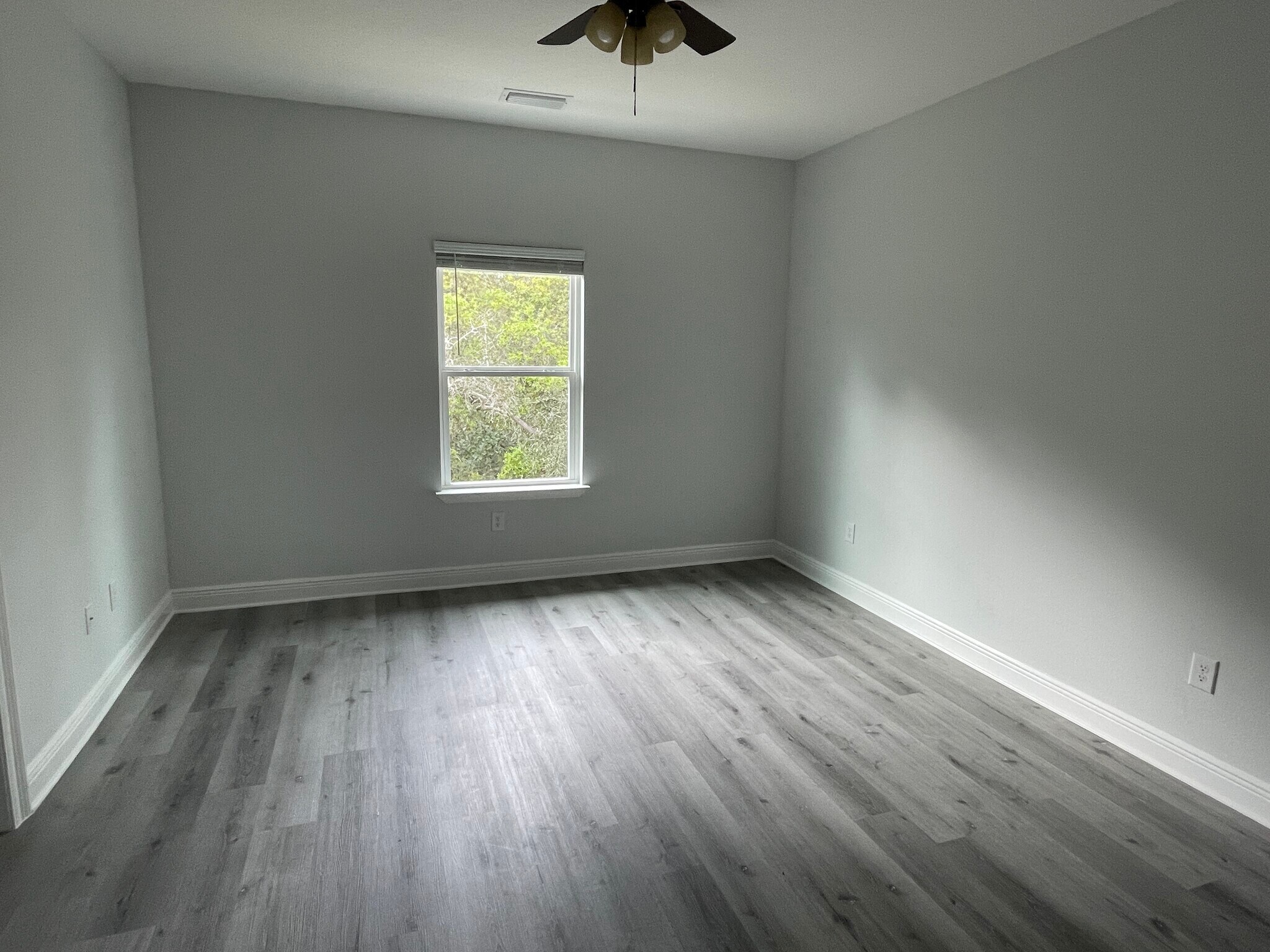 Building Photo - 1703 Sound Haven Ct